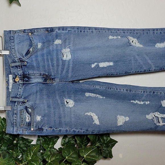 ZARA BASIC Z1975 DENIM Distressed Jean 8 - Picture 4 of 15